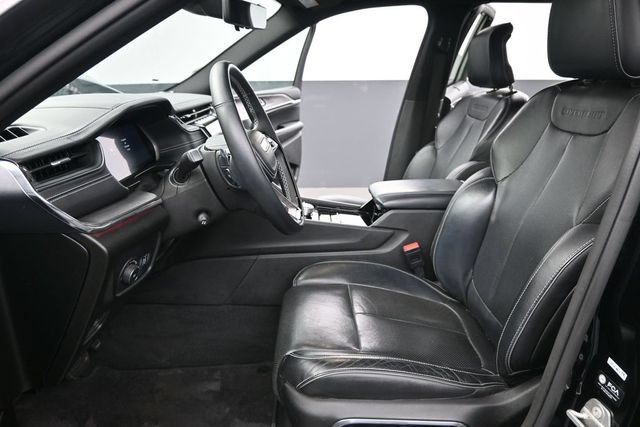 Used 2023 Jeep Grand Cherokee Overland w/ Adv Protech Group III AWD/4WD image 10
