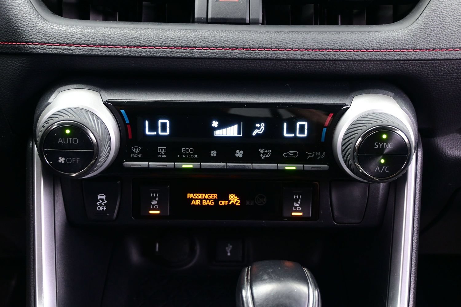 Used 2021 Toyota RAV4 SE w/ Weather & Moonroof Package AWD/4WD image 21