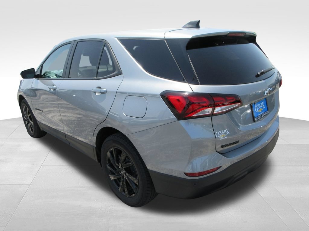 Used 2024 Chevrolet Equinox LS w/ LS Convenience Package FWD image 3