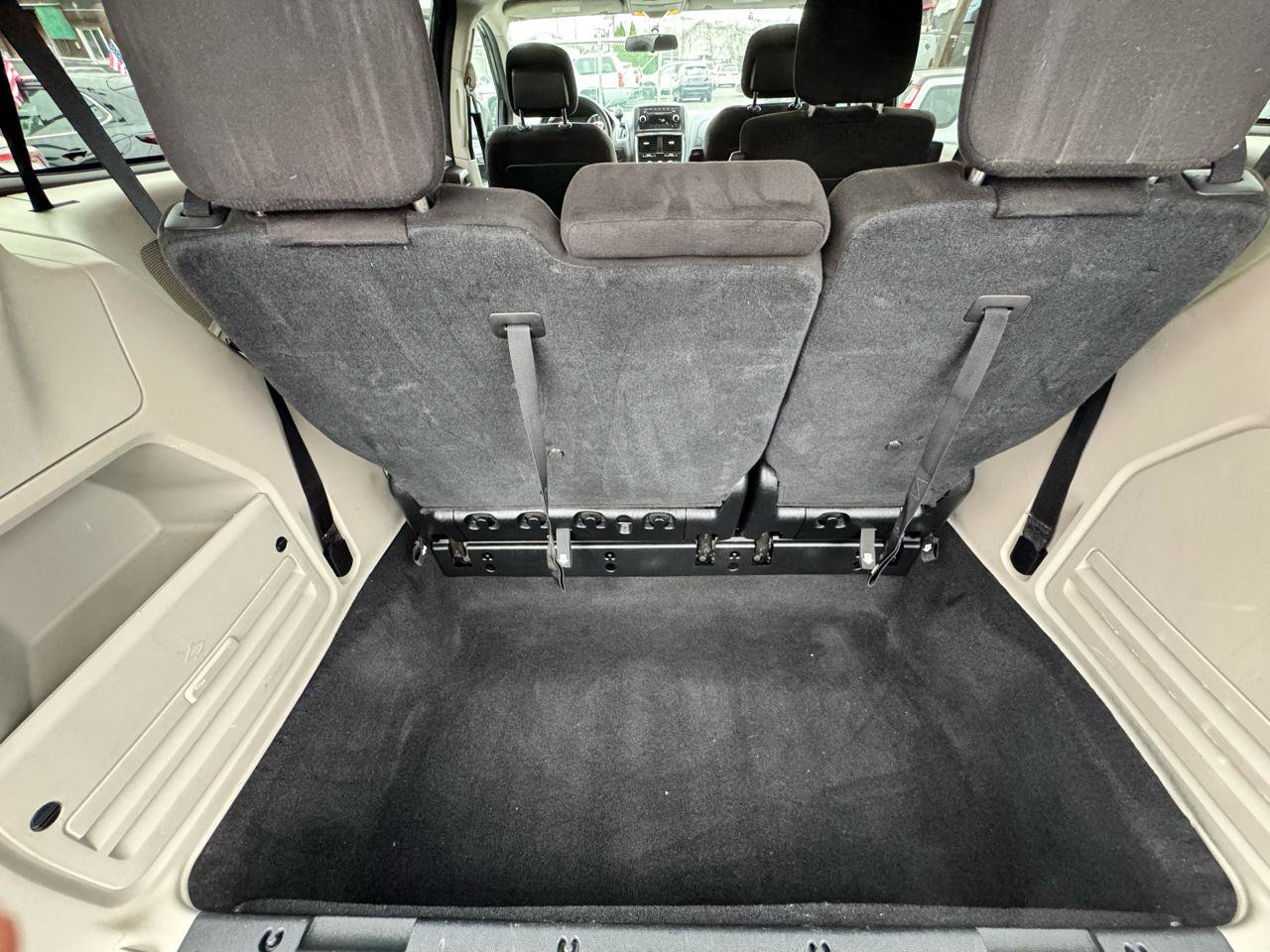 Used 2012 Dodge Grand Caravan SXT image 23