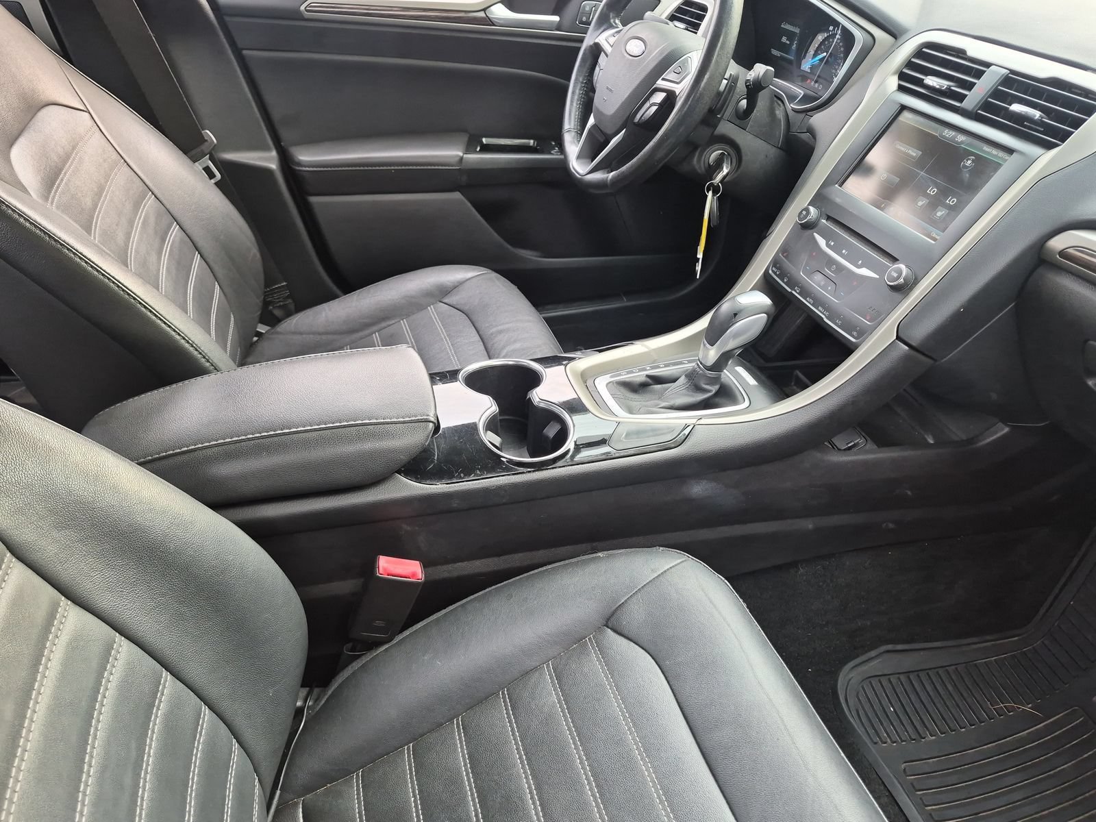Used 2015 Ford Fusion SE w/ Equipment Group 202A FWD image 20