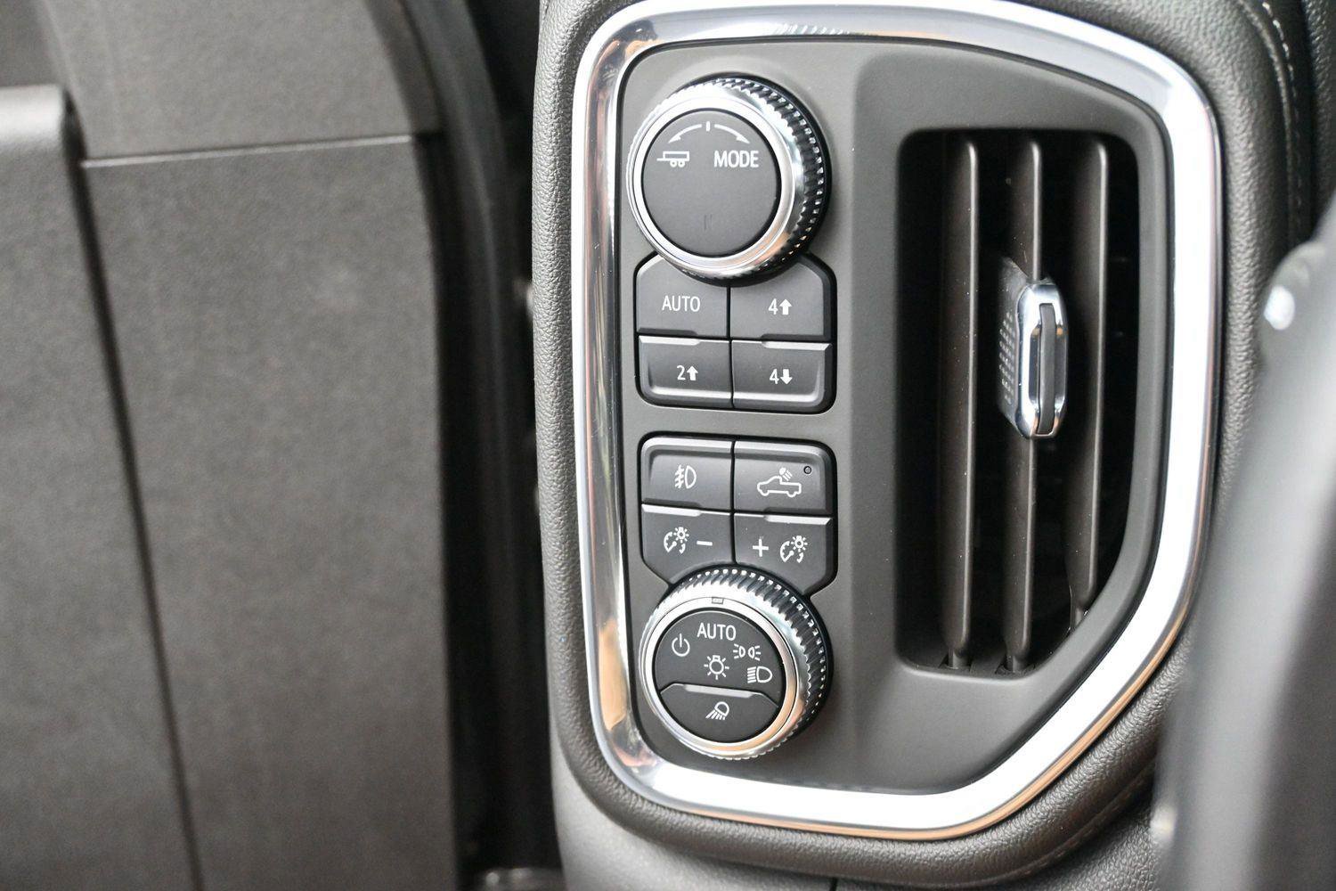 Used 2021 GMC Sierra 1500 Denali w/ Driver Alert Package II AWD/4WD image 21