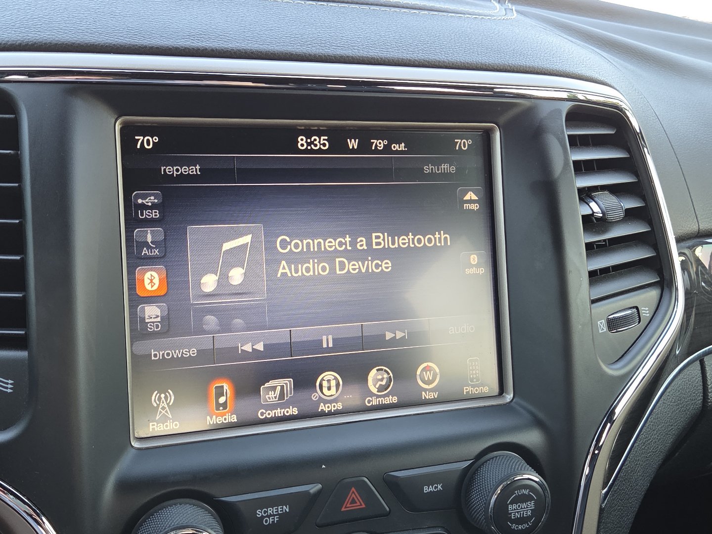 Used 2016 Jeep Grand Cherokee Overland RWD image 6