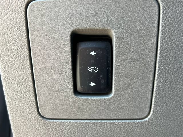 Used 2017 Ford F150 XLT w/ Equipment Group 302A Luxury AWD/4WD image 21
