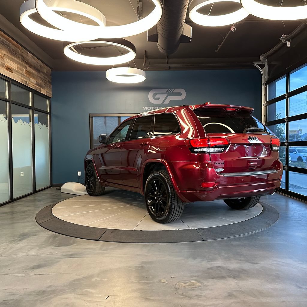 Used 2019 Jeep Grand Cherokee Altitude AWD/4WD image 5