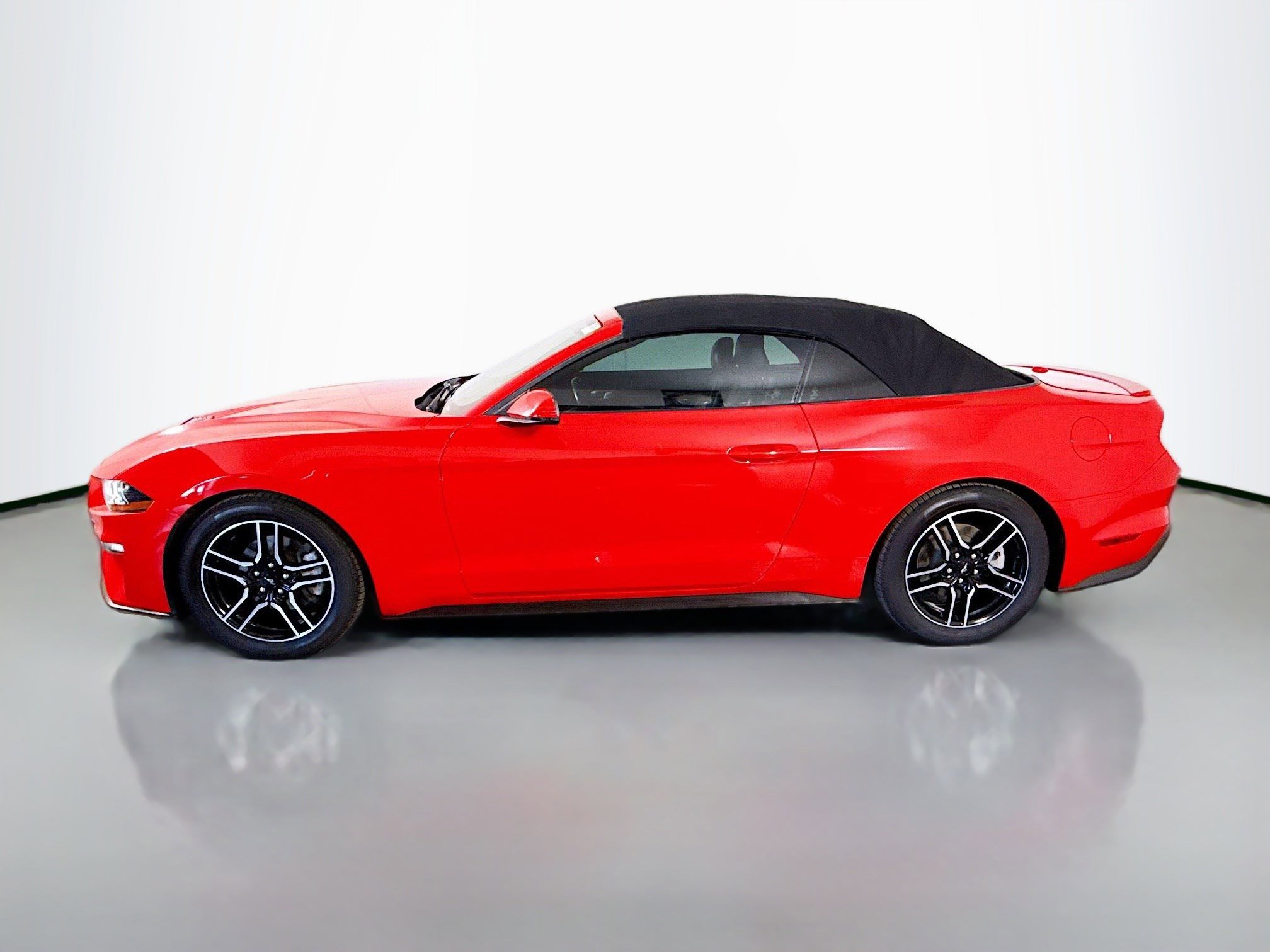 Used 2020 Ford Mustang Premium RWD image 6