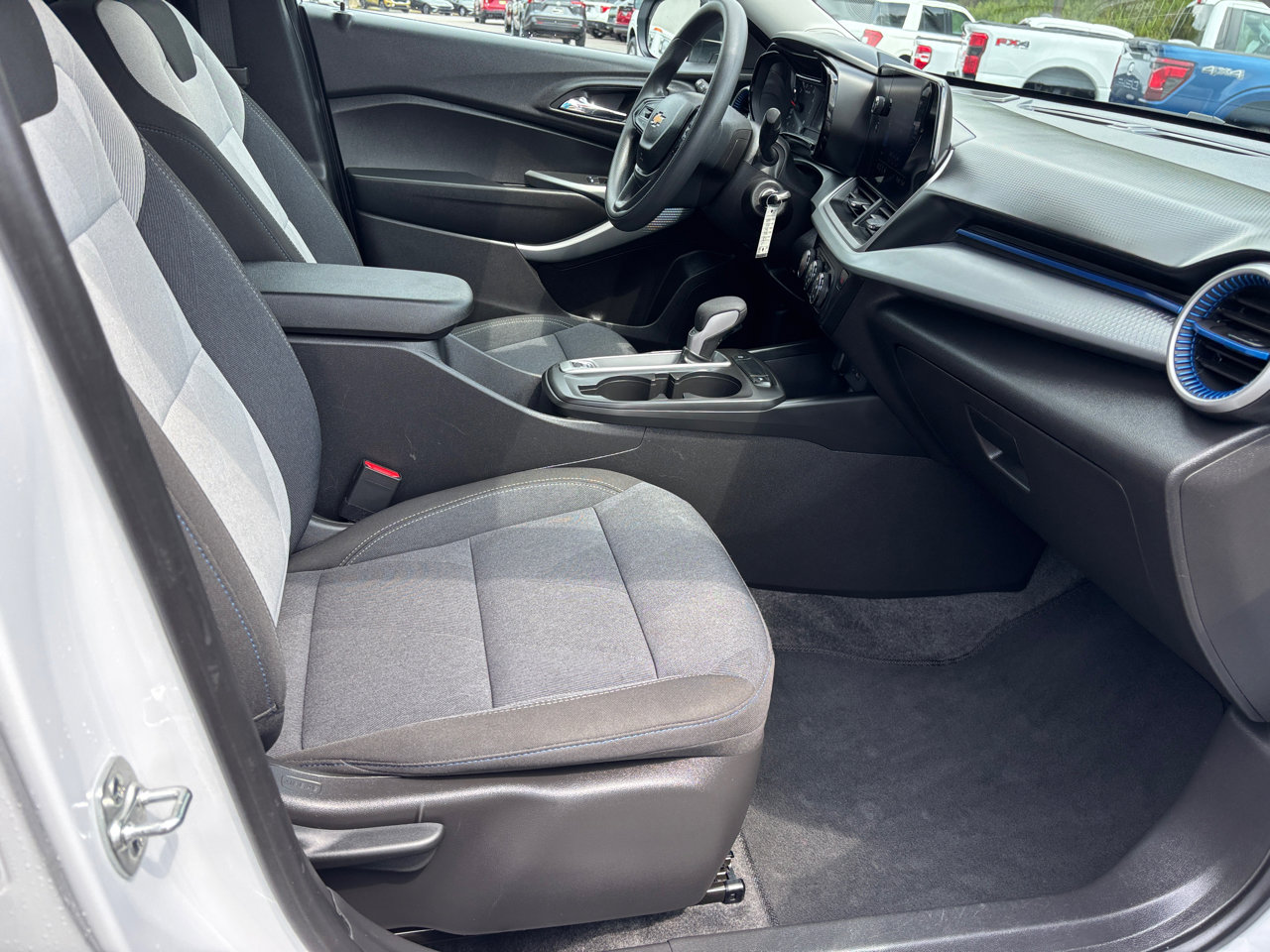 Used 2025 Chevrolet Trax LS image 12