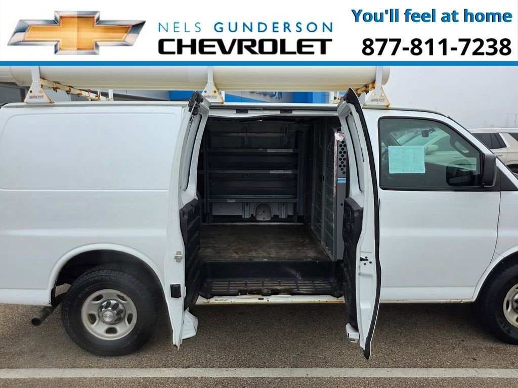Used 2017 Chevrolet Express 3500 RWD image 8