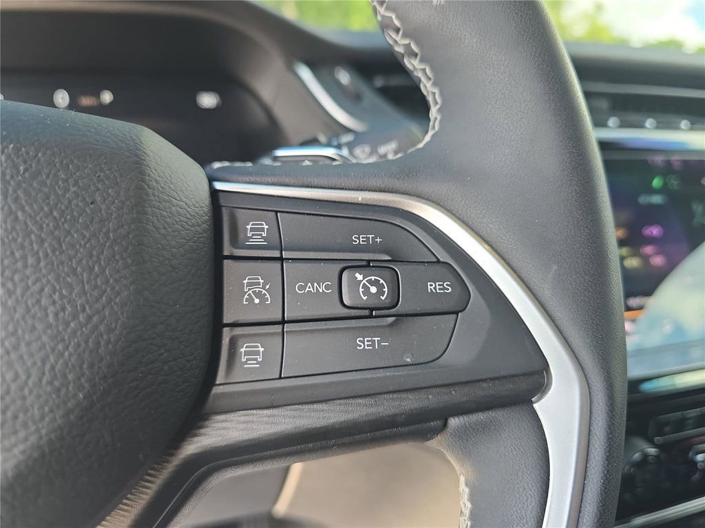 Used 2024 Jeep Grand Cherokee Altitude AWD/4WD image 25