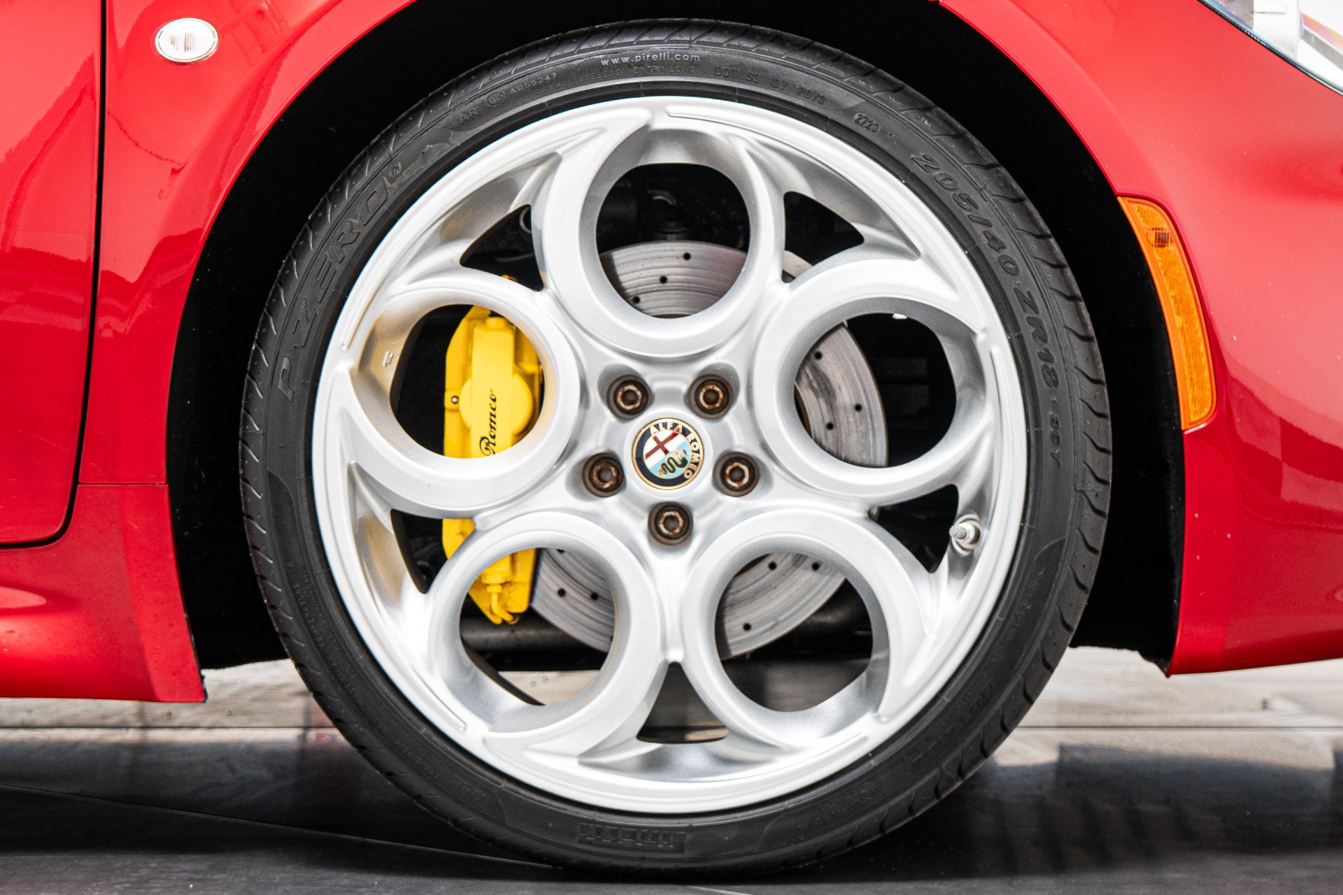 Used 2016 Alfa Romeo 4C Coupe w/ Convenience Group - Coupe RWD image 38