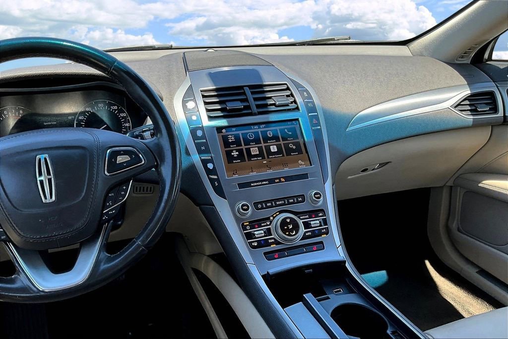 Used 2019 Lincoln MKZ Premiere FWD image 11