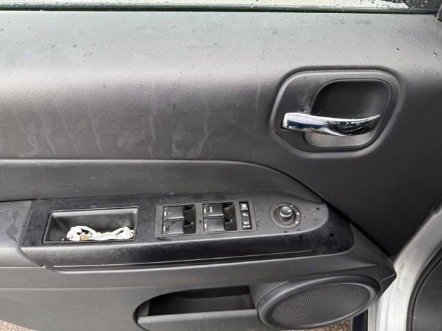 Used 2016 Jeep Patriot High Altitude FWD image 16