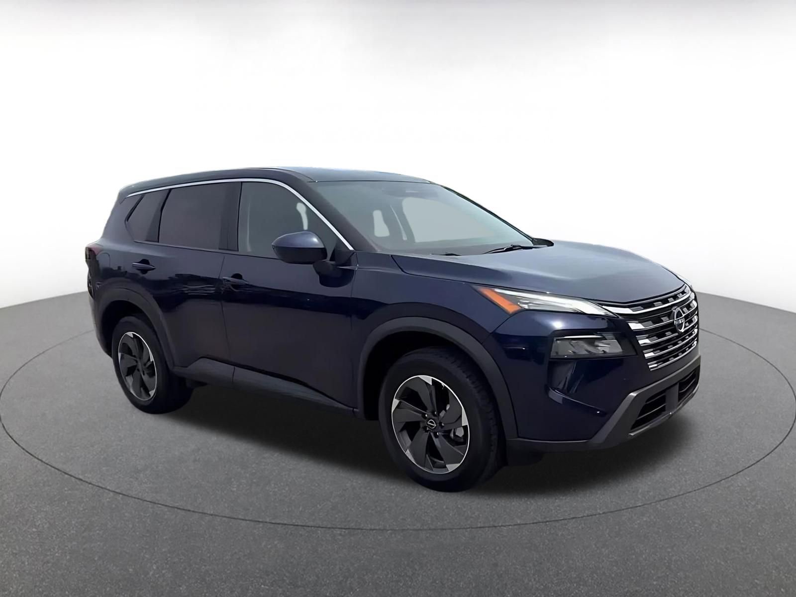 Used 2025 Nissan Rogue SV FWD image 2