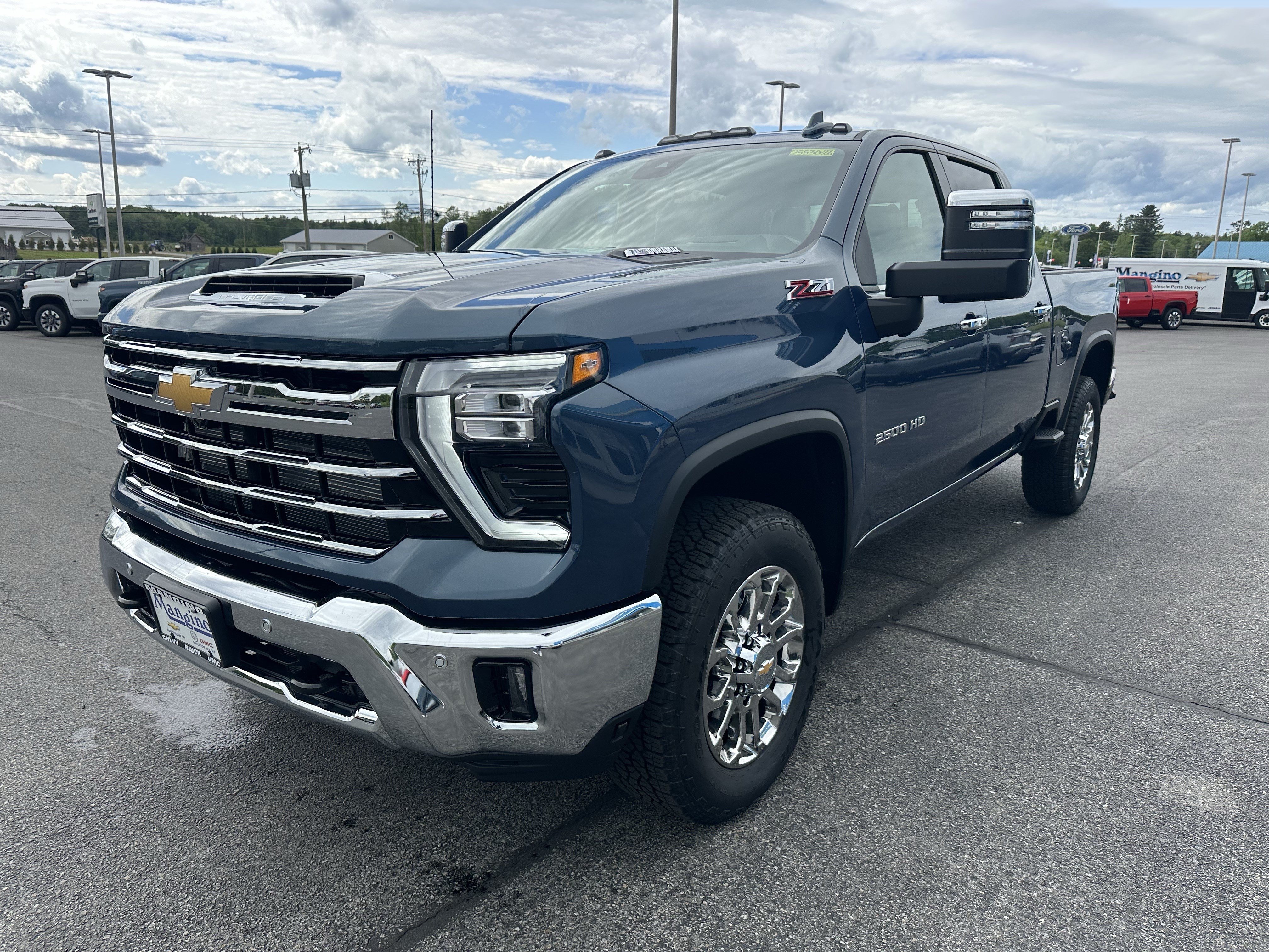 New 2026 Chevrolet Silverado 2500 LTZ w/ LTZ Premium Package AWD/4WD image 3