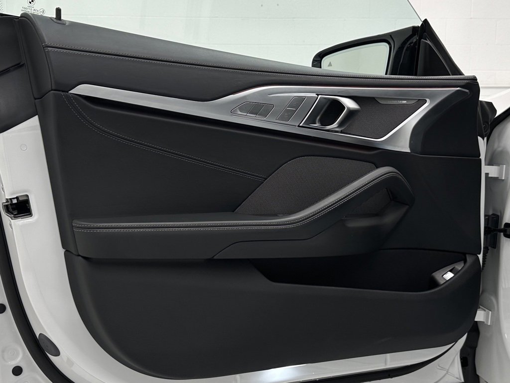 Used 2025 BMW M850i xDrive image 23