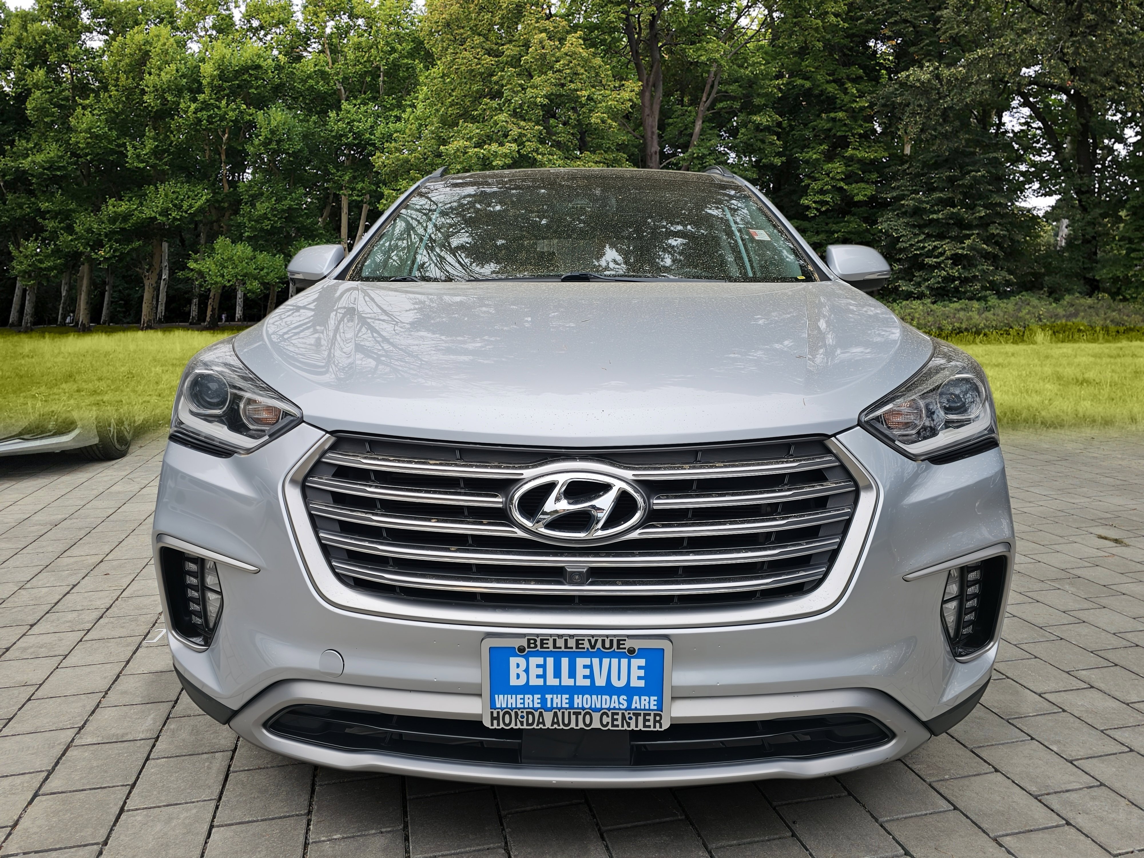 Used 2017 Hyundai Santa Fe Limited AWD/4WD image 2