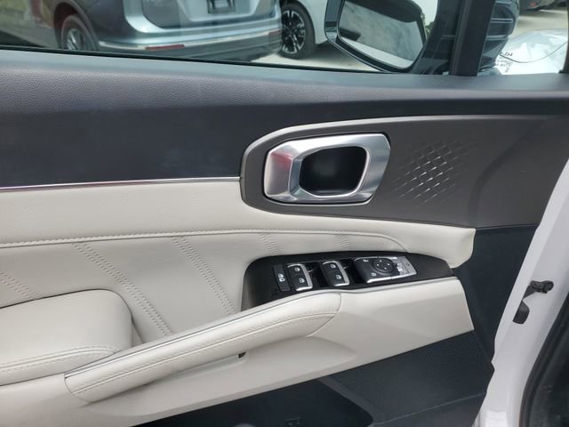 Certified 2023 Kia Sorento SX image 17