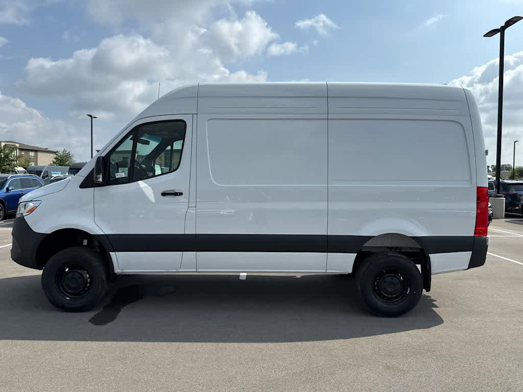 Used 2025 Mercedes-Benz Sprinter 2500 image 5