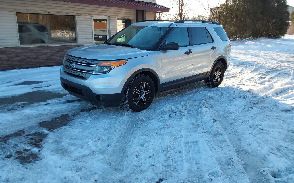 Used 2013 Ford Explorer FWD image 2
