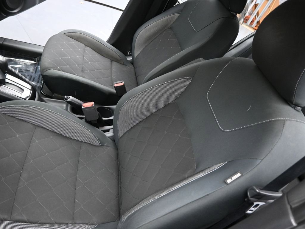 Used 2020 Nissan Kicks S image 9