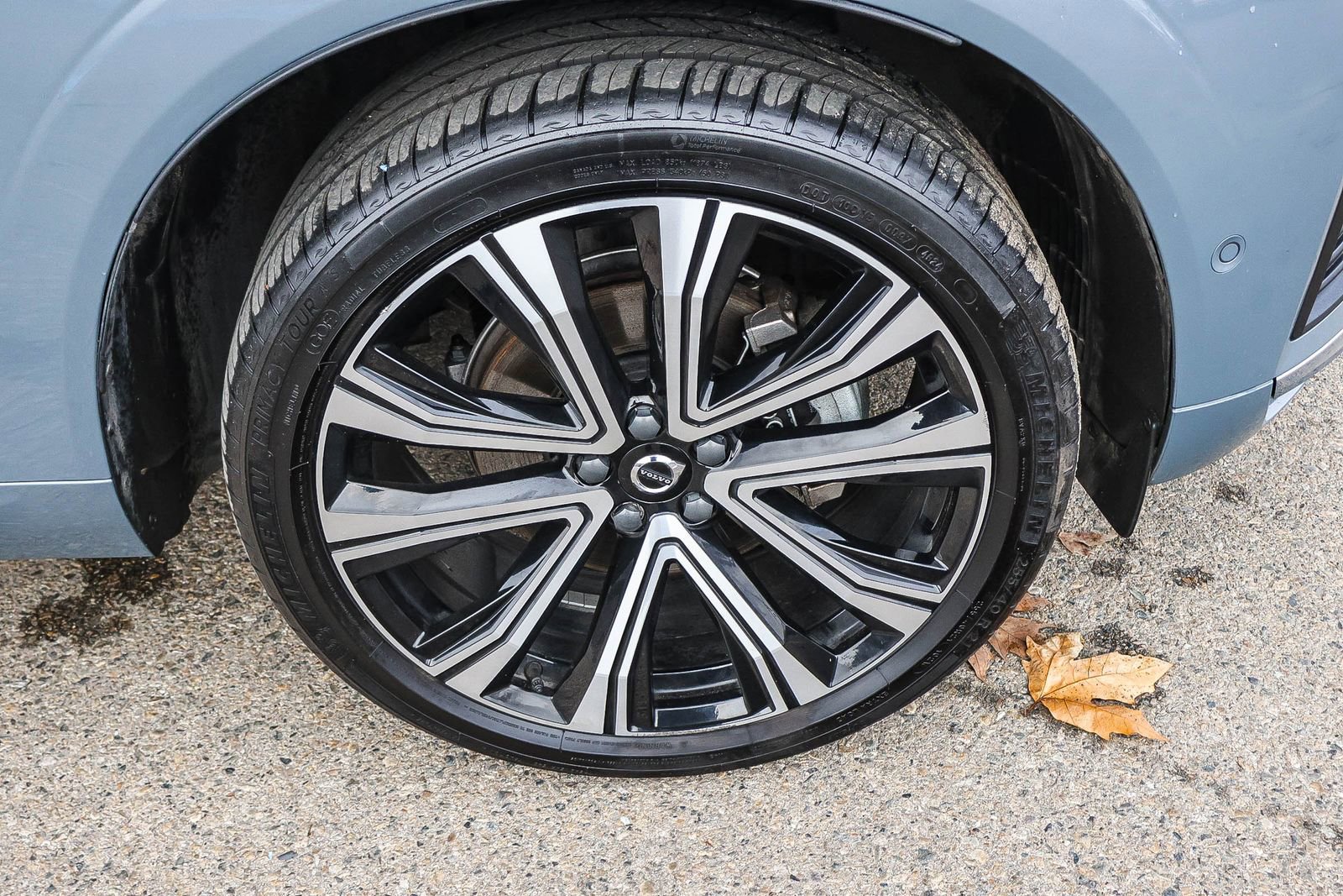 Used 2023 Volvo XC60 B5 Ultimate w/ Climate Package image 15