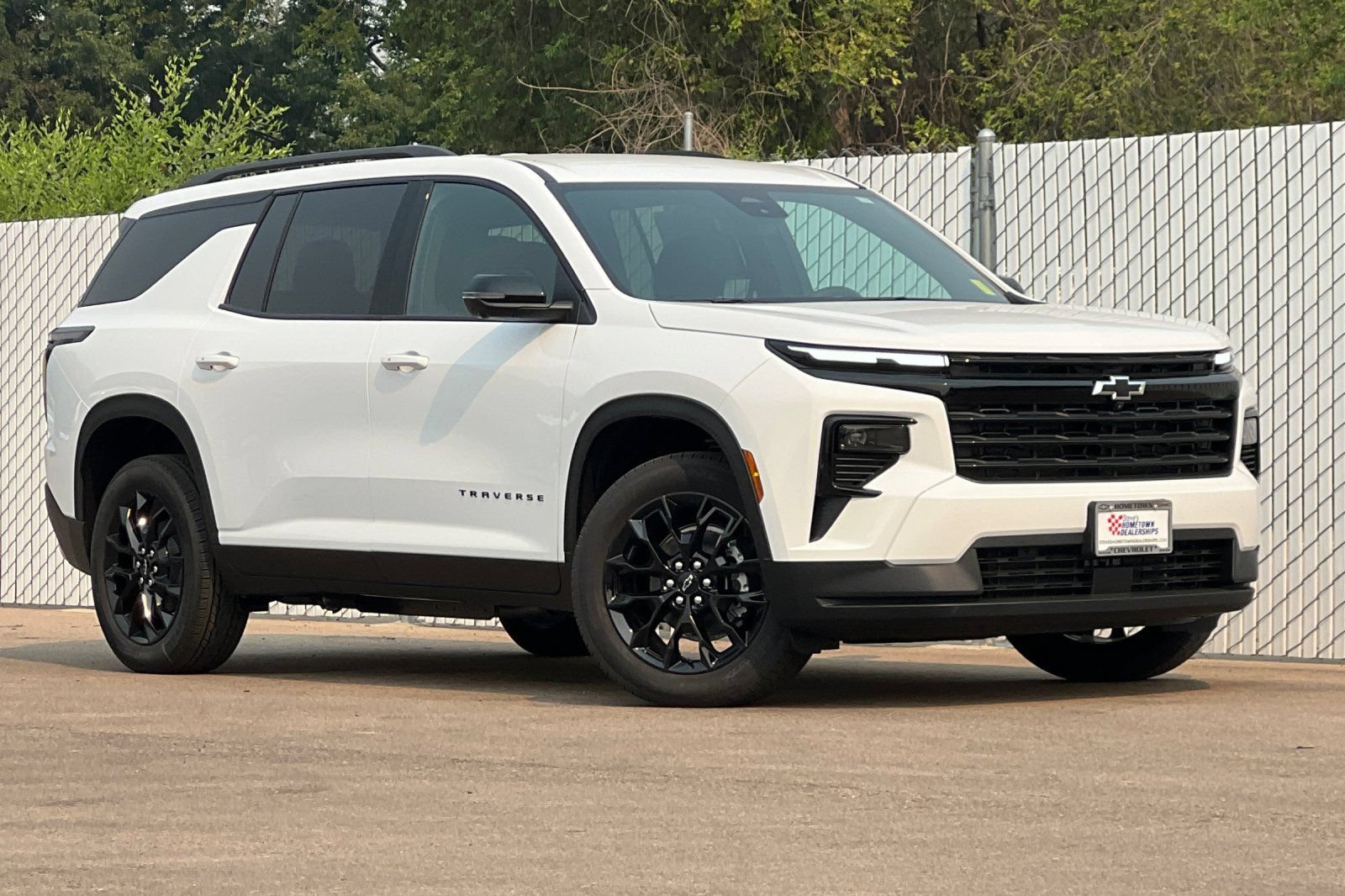New 2026 Chevrolet Traverse LT w/ Midnight/Sport Edition AWD/4WD image 2