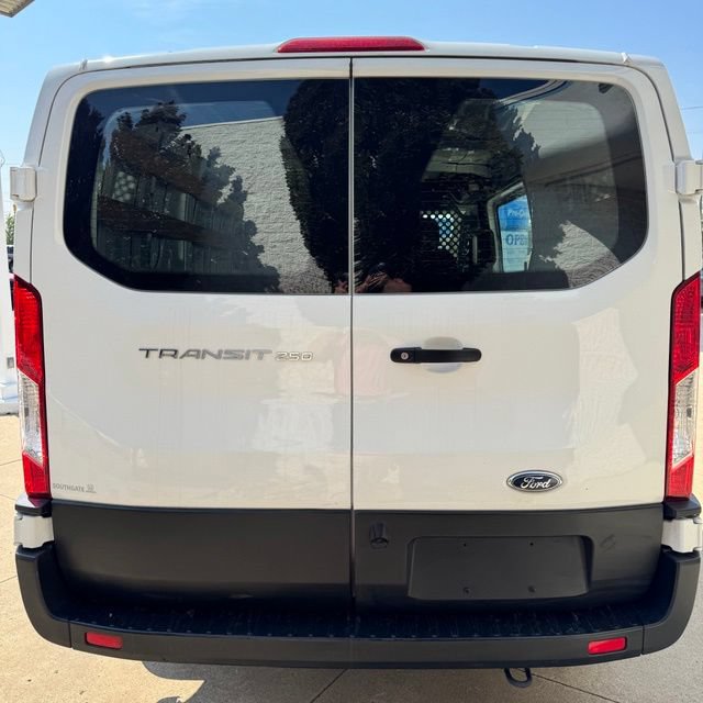 Used 2025 Ford Transit 250 Low Roof w/ Exterior Upgrade Package RWD image 4