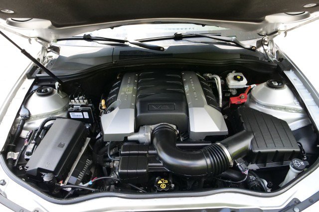 Used 2010 Chevrolet Camaro SS RWD image 11
