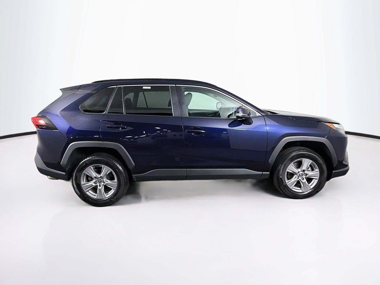Used 2025 Toyota RAV4 XLE AWD/4WD image 12