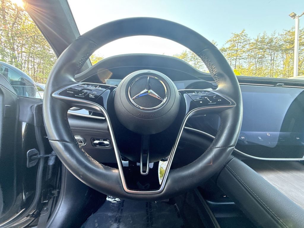 Used 2023 Mercedes-Benz EQS 580 4MATIC Sedan image 11