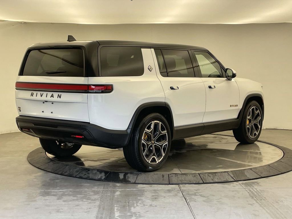 Used 2025 Rivian R1S Premium AWD/4WD image 7