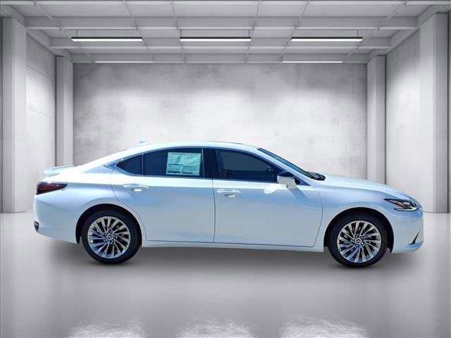 New 2025 Lexus ES 300h Ultra Luxury image 2