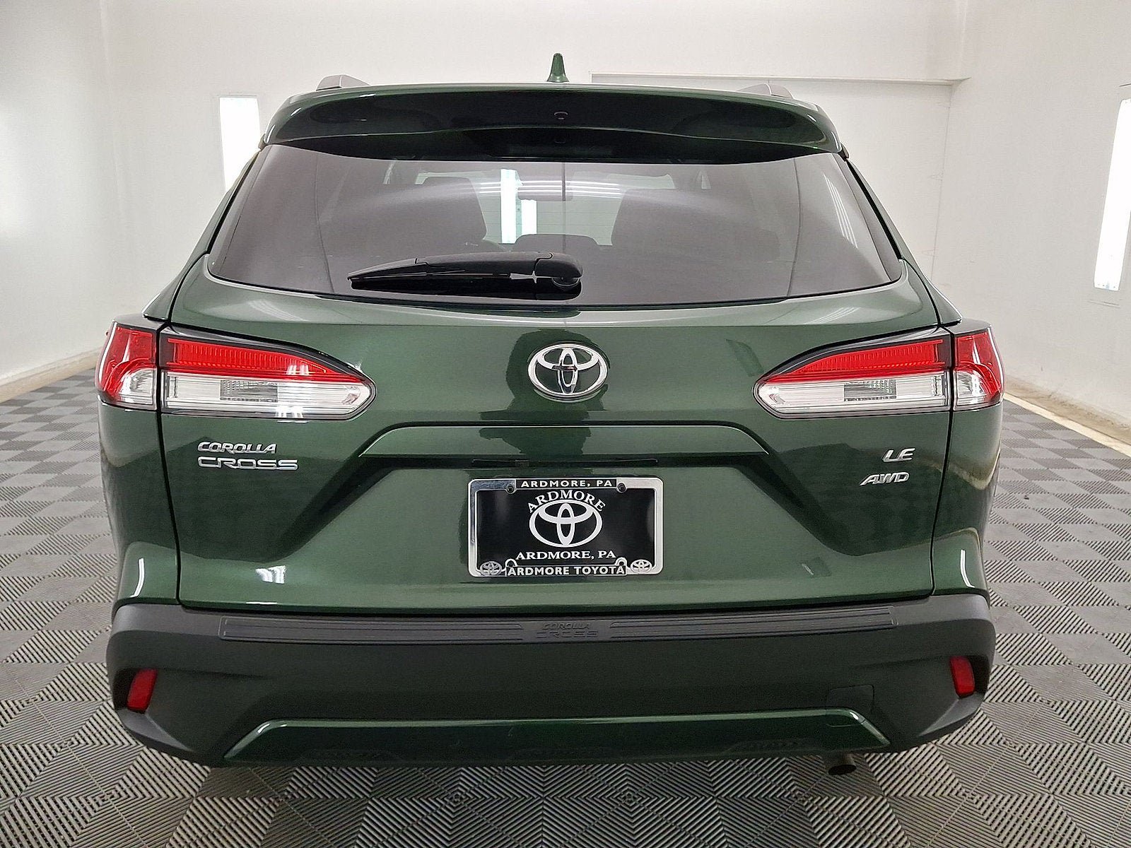 Used 2023 Toyota Corolla Cross LE AWD/4WD image 14
