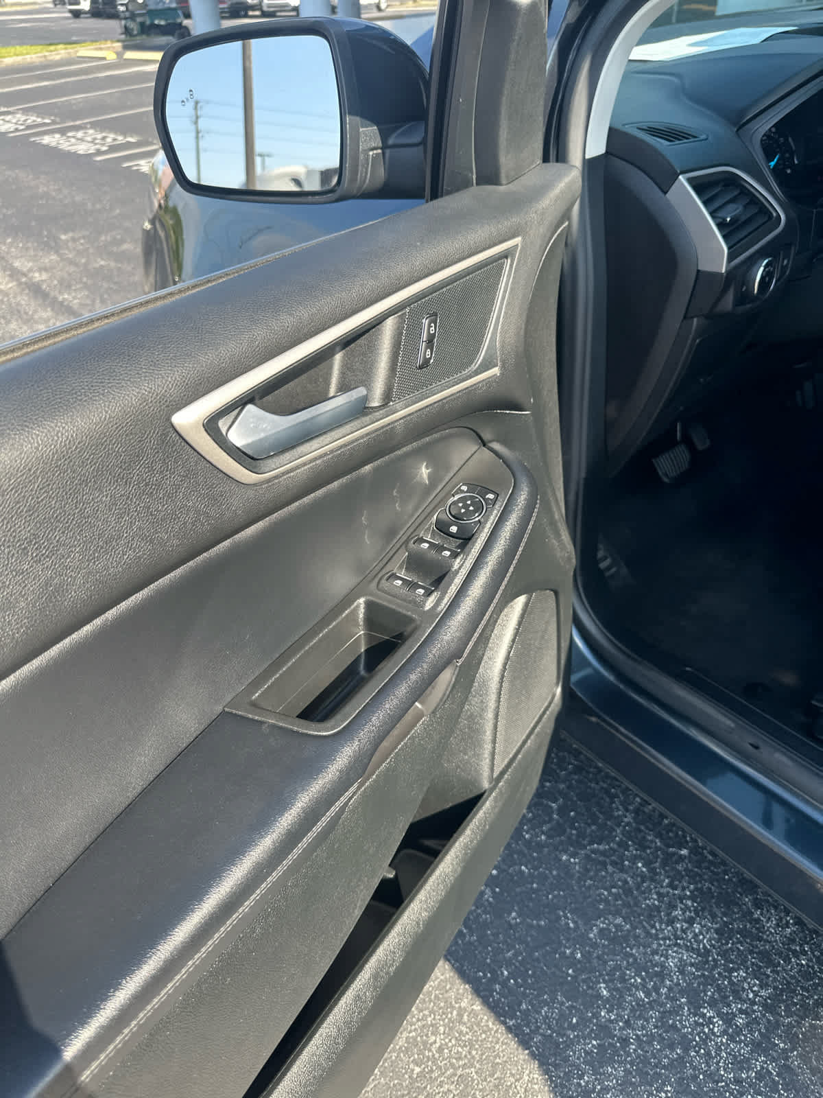 Used 2023 Ford Edge SEL AWD/4WD image 15