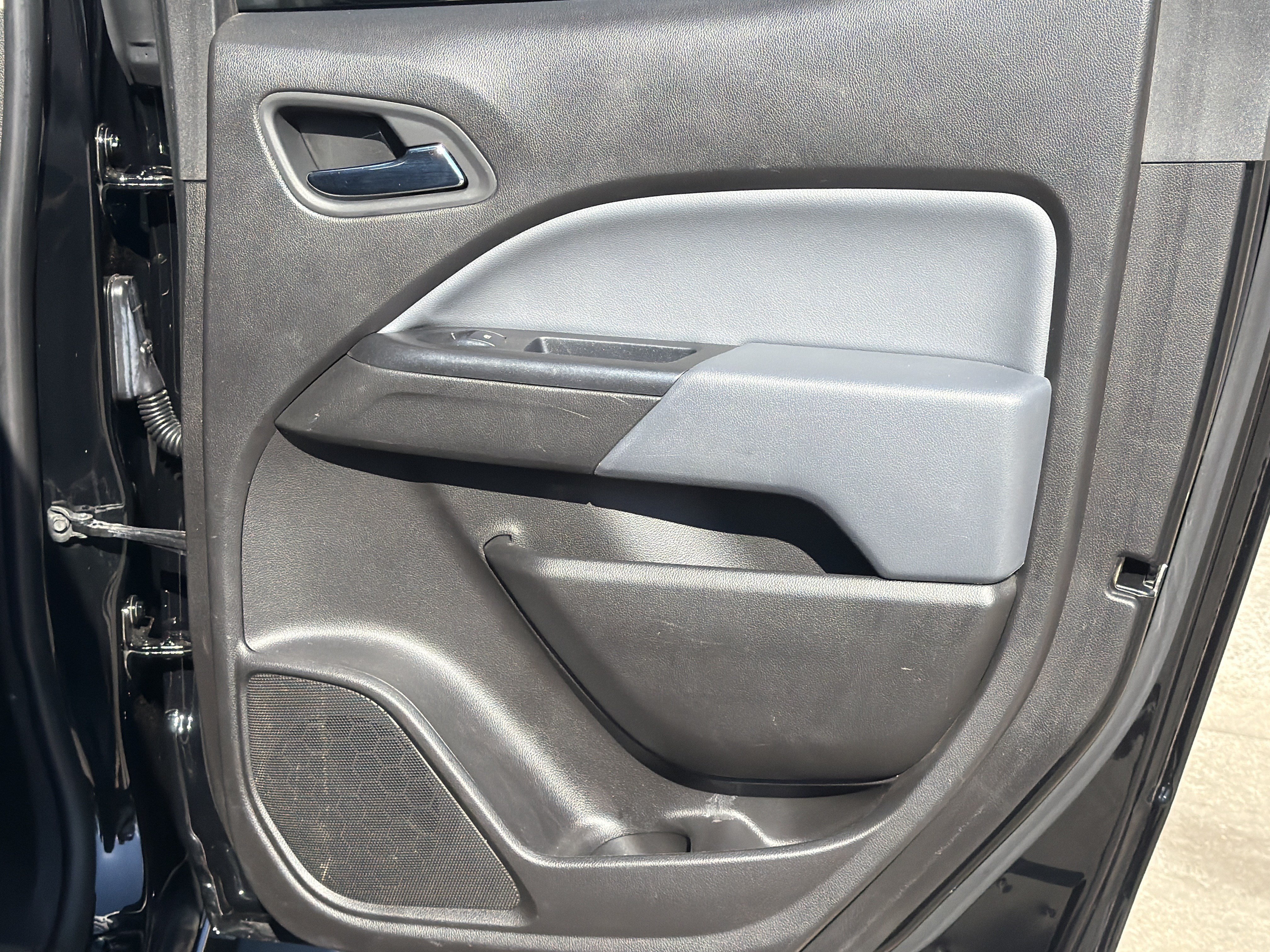 Used 2018 Chevrolet Colorado Z71 AWD/4WD image 16