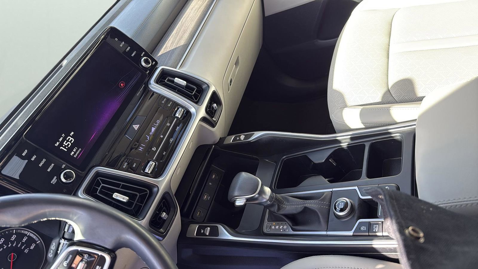 Used 2023 Kia Sorento EX w/ Panoramic Sunroof Package image 21