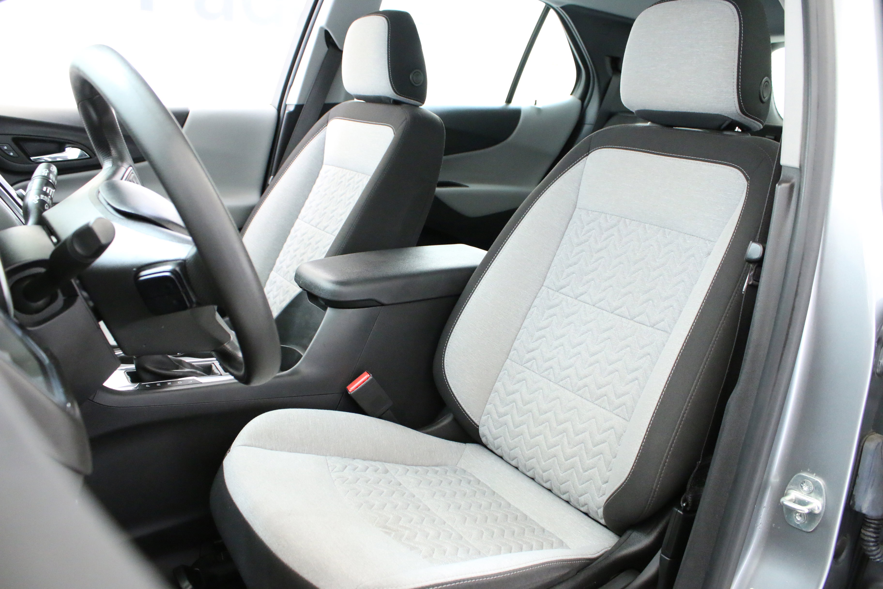 Used 2023 Chevrolet Equinox LS FWD image 24