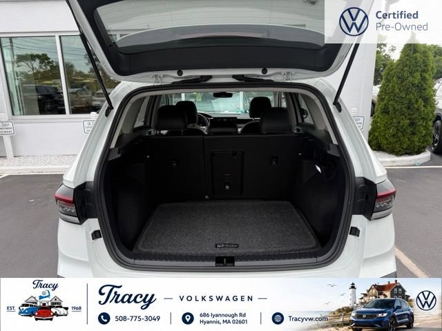 Certified 2025 Volkswagen Taos SE AWD/4WD image 8