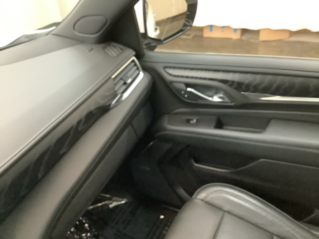 Used 2024 GMC Yukon XL Denali w/ Advanced Technology Package RWD image 22