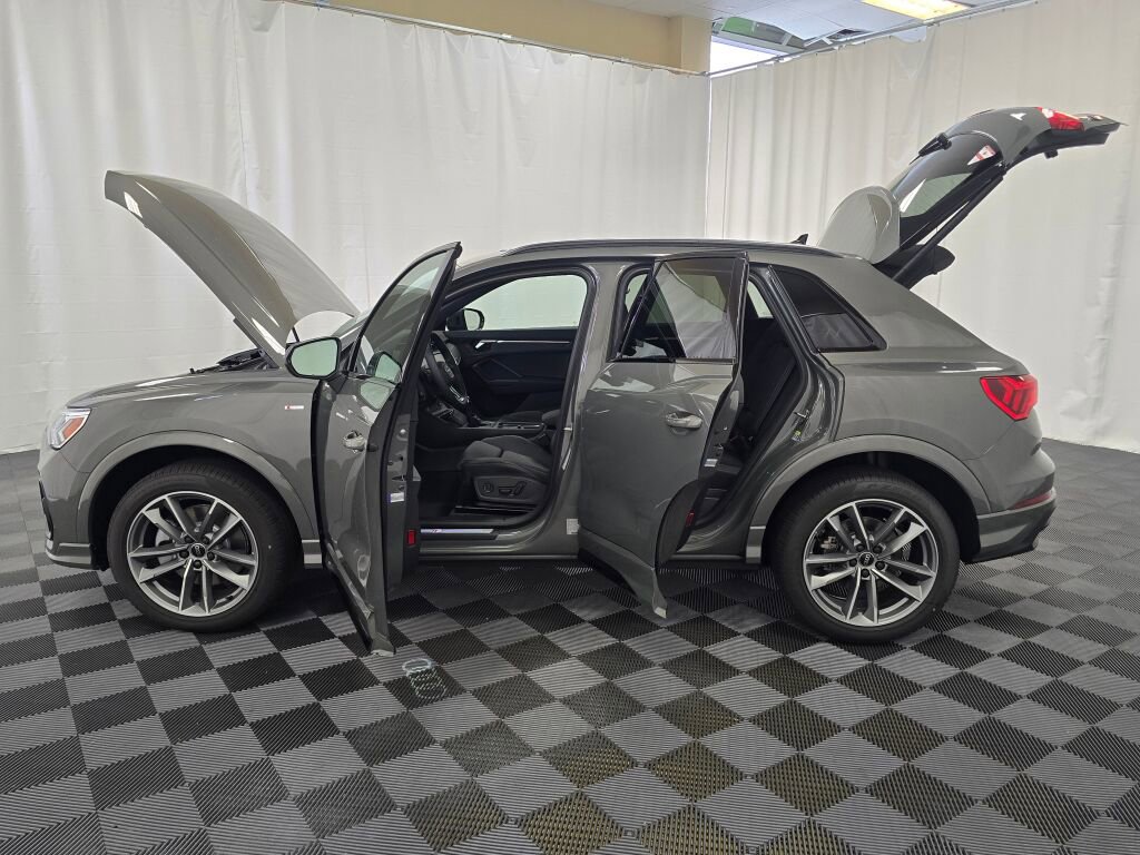 New 2025 Audi Q3 2.0T Premium image 12