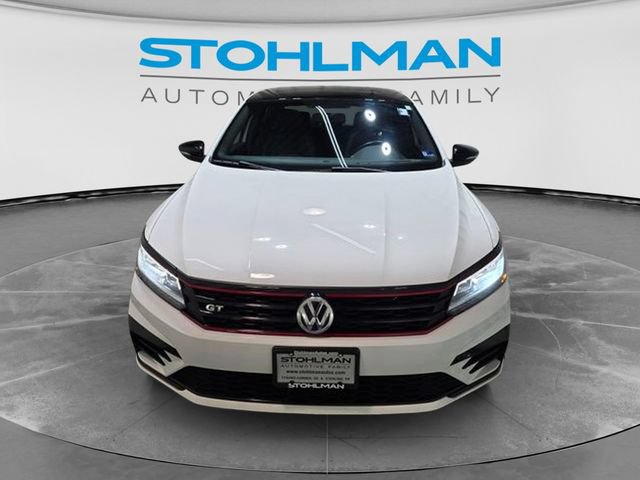 Used 2018 Volkswagen Passat 3.6 FWD image 2