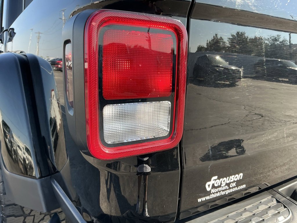 Used 2022 Jeep Gladiator Rubicon w/ Cold Weather Group image 15