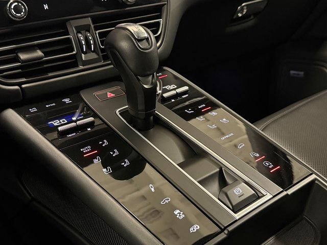 Certified 2022 Porsche Macan GTS image 22