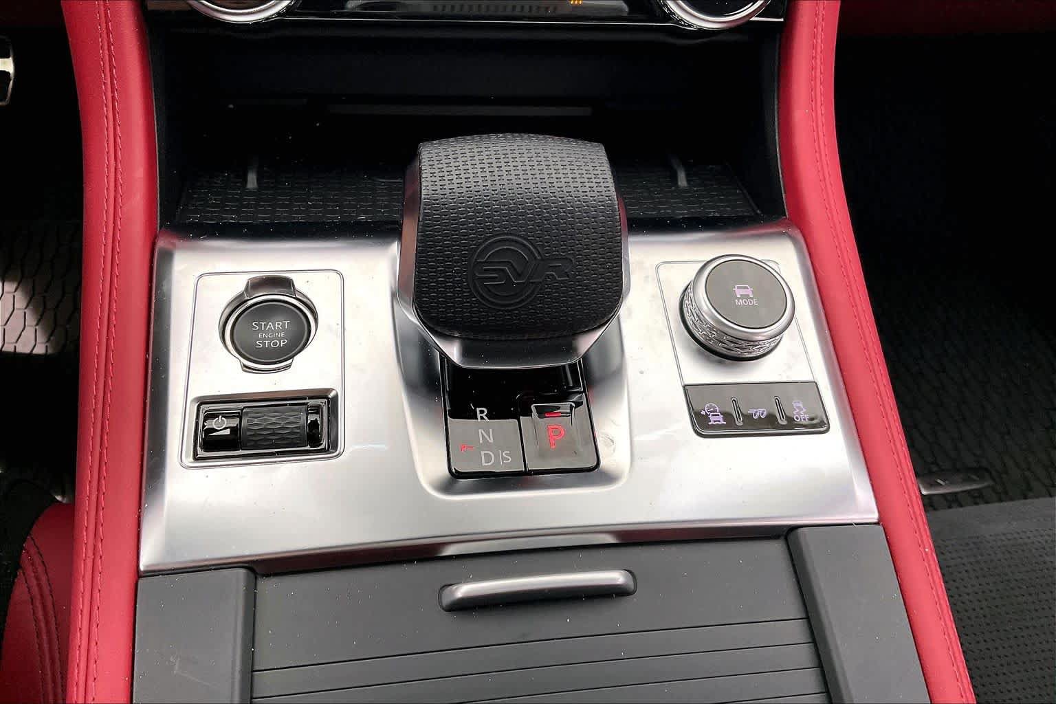 Used 2023 Jaguar F-PACE SVR AWD/4WD image 32