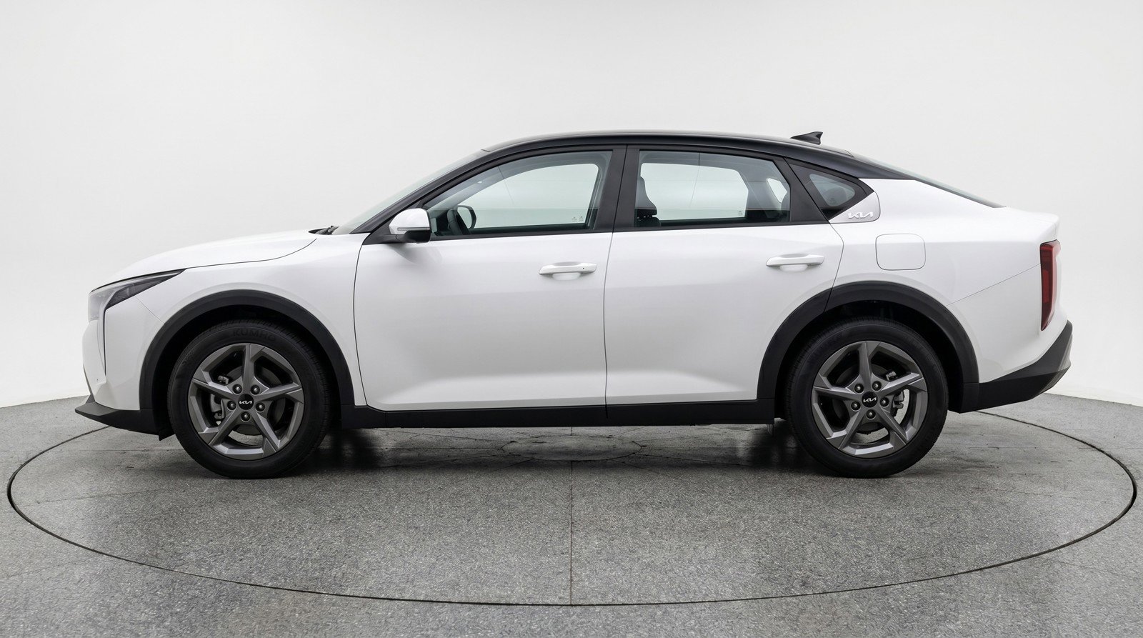 Used 2025 Kia K4 LXS FWD image 5