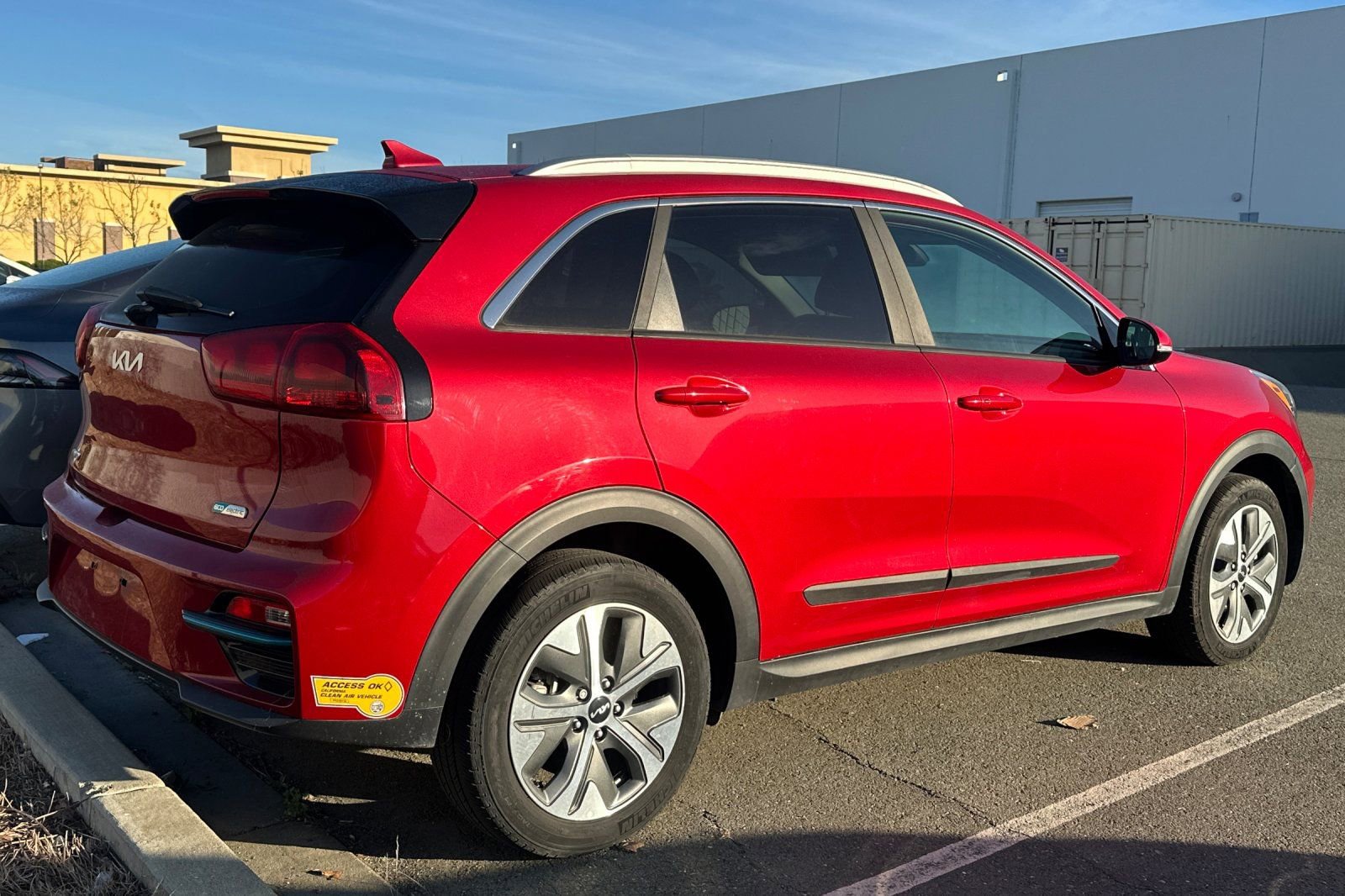 Used 2022 Kia Niro EX image 5