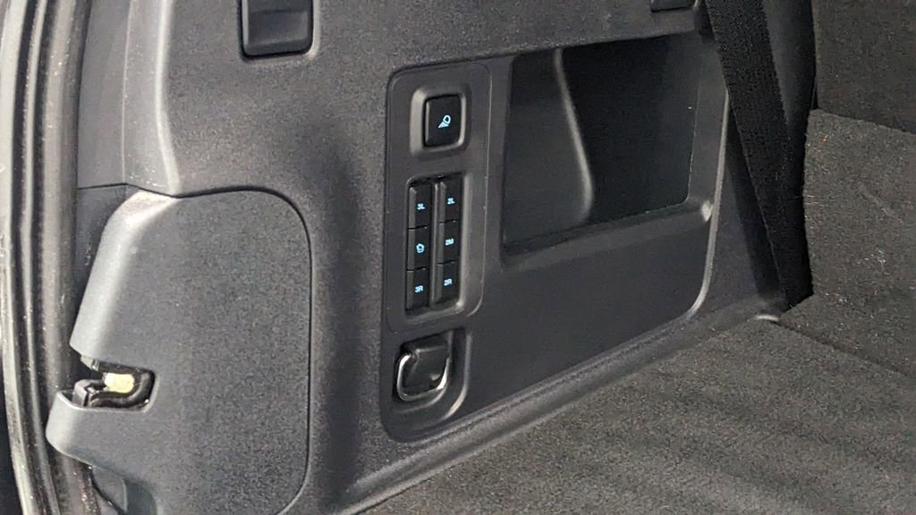 Certified 2025 Ford Expedition Platinum AWD/4WD image 8