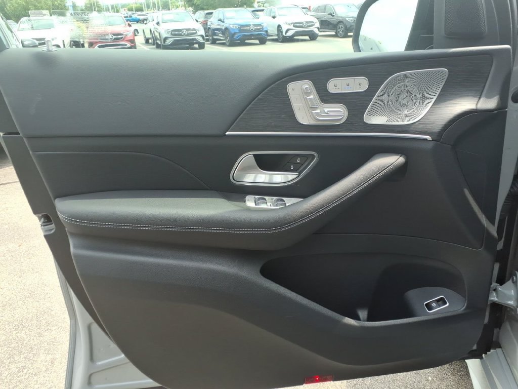 New 2026 Mercedes-Benz GLS 450 4MATIC image 11