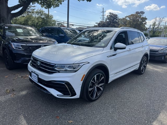 Used 2024 Volkswagen Tiguan SEL R-Line AWD/4WD image 8