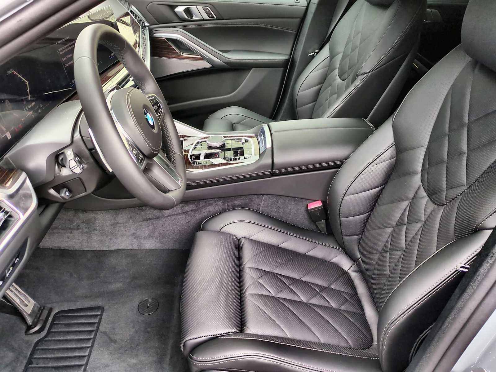 New 2026 BMW X6 xDrive40i AWD/4WD image 16